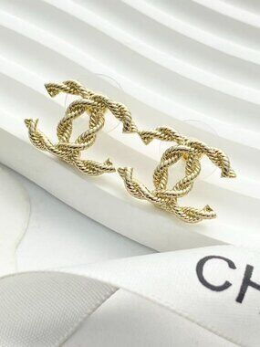 💓💓Chanel earrings for everyday wear